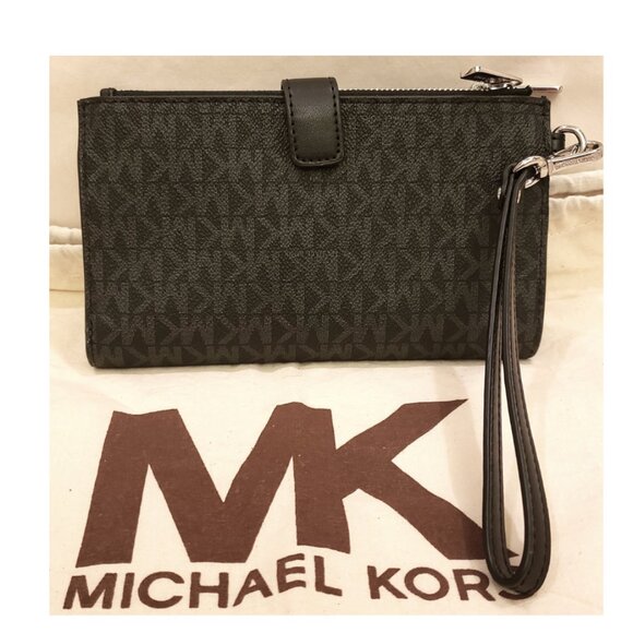 MICHAEL KORS Multi-Compartment Black Wristlet - Picture 3 of 12